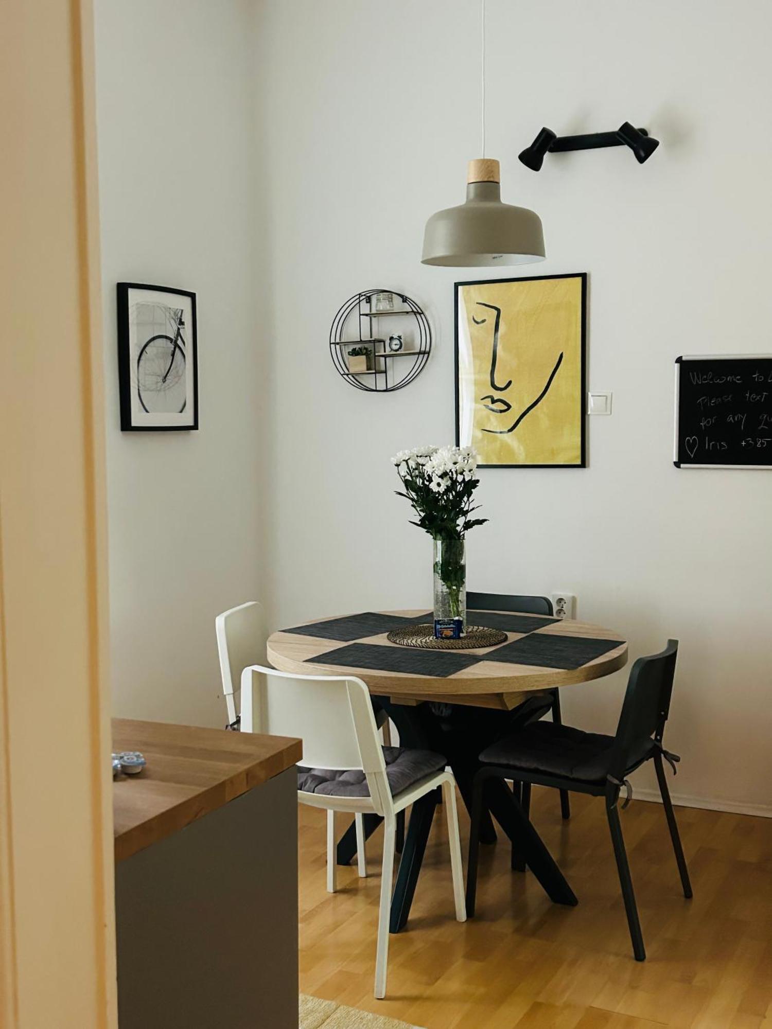 Local Heart At Main Square And Zrinjevac Park! Appartement Zagreb Buitenkant foto